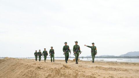 Siết biên giới để giữ thị trường