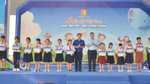 An Giang tổ chức gặp mặt giáo viên làm Tổng phụ trách Đội