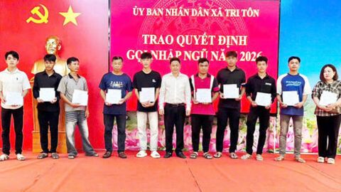 Thanh niên Khmer tình nguyện nhập ngũ