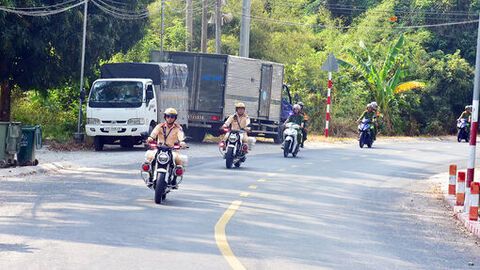 Giữ bình yên núi Cấm