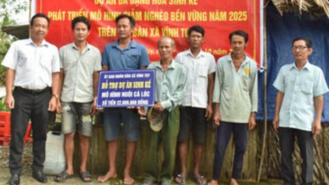 Bàn giao Dự án đa dạng hóa sinh kế, phát triển mô hình giảm nghèo