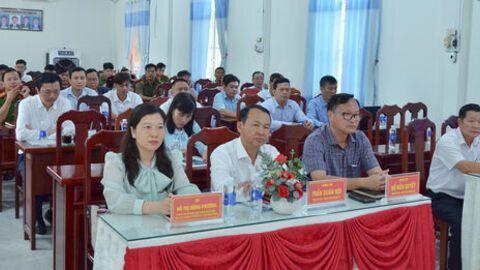 Ứng cử viên đại biểu Quốc hội tiếp xúc cử tri xã Mỹ Thuận