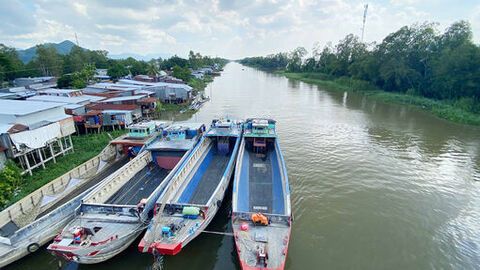 Dòng kênh trên đồng tứ giác