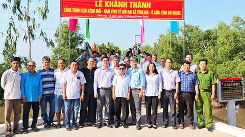 Khánh thành cầu Kênh Mới - Nam Vĩnh Tế, nối 2 xã Vĩnh Gia và Ô Lâm