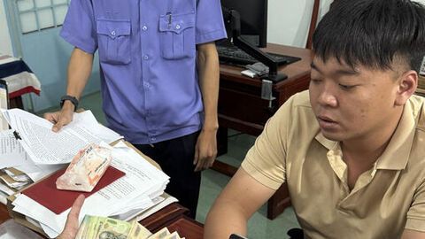 Khởi tố, tạm giam thư ký Tòa án nhân dân tỉnh An Giang “vòi tiền" chạy án