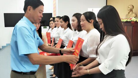 Xã Vĩnh Phong công bố quyết thành lập trường học trên địa bàn