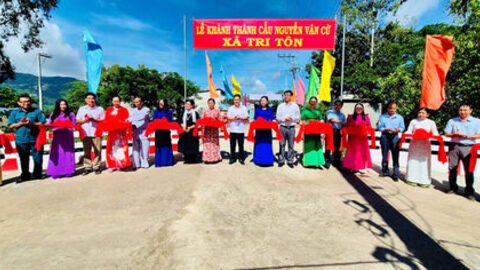 Tri Tôn khánh thành cầu Nguyễn Văn Cừ