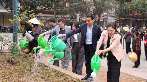 Phường Đồng Nguyên trồng cây xanh, chỉnh trang khuôn viên Khu di tích lịch sử Đình, Chùa Đồng Kỵ