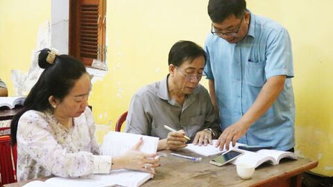 Lớp học chữ Hán bên chái bếp đình thần