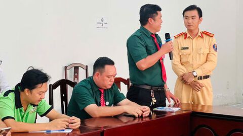 Tuyên tuyền pháp luật về trật tự, an toàn giao thông đến doanh nghiệp, nhà xe