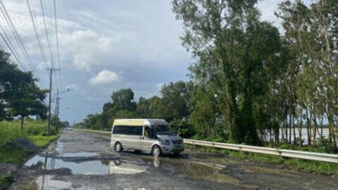Gần 12km đường quốc lộ 61 xuống cấp trầm trọng