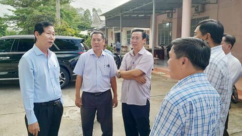 Phó Chủ tịch UBND tỉnh An Giang Lê Văn Phước kiểm tra công tác giải ngân vốn đầu tư công tại xã Hòa Lạc