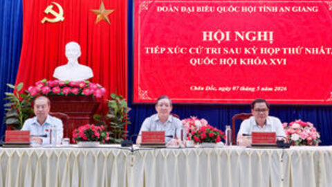 Đoàn Đại biểu Quốc hội tỉnh An Giang tiếp xúc cử tri phường Châu Đốc