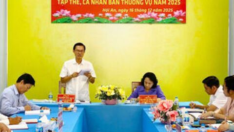 Trưởng ban Nội chính Tỉnh ủy An Giang Nguyễn Văn Sạch dự hội nghị kiểm điểm của Ban Thường vụ Đảng ủy xã Hội An