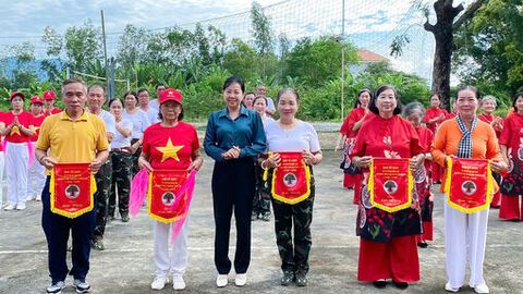 Xã Vĩnh Gia tổ chức hội thi thể dục dưỡng sinh kỷ niệm 34 năm ngày Quốc tế người cao tuổi