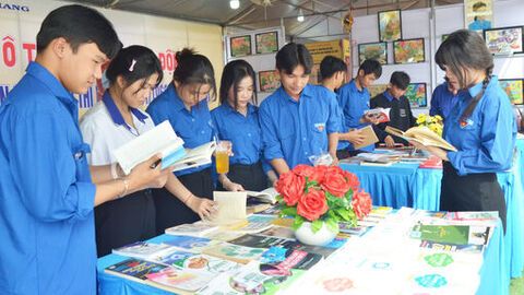 Hòn Đất vào hội Phan Thị Ràng