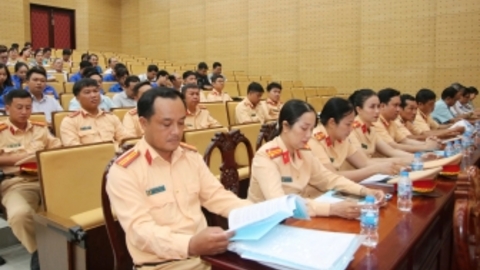 Phường Long Xuyên ra quân xây dựng "Điểm sáng về an toàn giao thông"