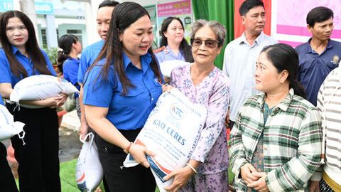 Hơn 100 đoàn viên, thanh niên tham gia Chiến dịch tình nguyện “Kỳ nghỉ hồng” 