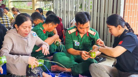 Tết ấm tình quân - dân