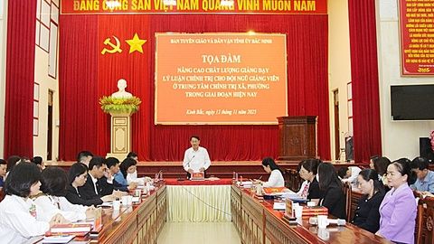 Nâng cao chất lượng giảng dạy lý luận chính trị ở trung tâm chính trị xã, phường