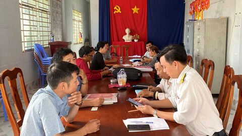 Hỗ trợ người dân phường Thới Sơn và phường Tịnh Biên tiếp cận chính sách thuế mới