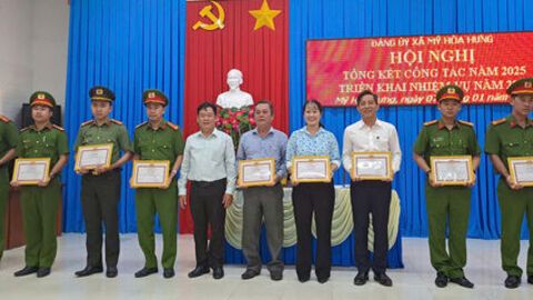 Đảng ủy xã Mỹ Hòa Hưng tổng kết nhiệm vụ chính trị năm 2025