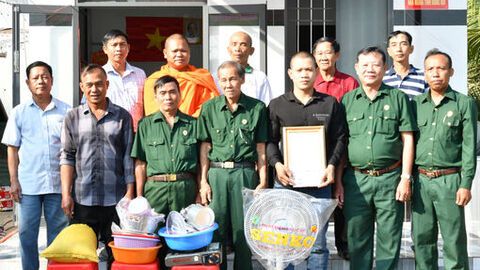 Xã Hòn Đất bàn giao nhà Nghĩa tình đồng đồng đội