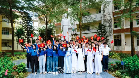 Giữ vững nền tảng tư tưởng của Ðảng từ học đường