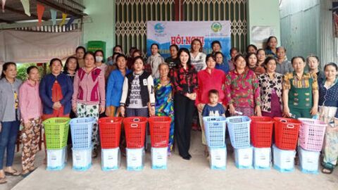 Phát huy vai trò phụ nữ xây dựng “Gia đình 5 không, 3 sạch”