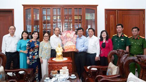 Bí thư Tỉnh ủy An Giang Nguyễn Tiến Hải chúc tết các đồng chí nguyên Bí thư Tỉnh ủy An Giang