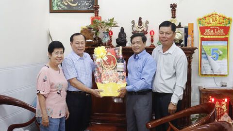 Thường trực Hội Nhà báo tỉnh An Giang chúc tết lãnh đạo, nguyên lãnh đạo Hội