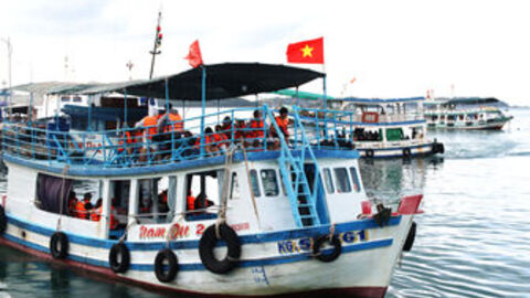 Biển xanh mở lối sinh kế