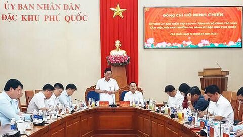 Đoàn công tác của Ủy ban Kiểm tra Trung ương làm việc với Ban Thường vụ Đảng ủy đặc khu Phú Quốc