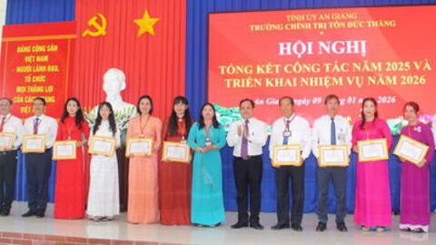 Trường Chính trị Tôn Đức Thắng đoàn kết, chủ động, sáng tạo, hoàn thành xuất sắc nhiệm vụ