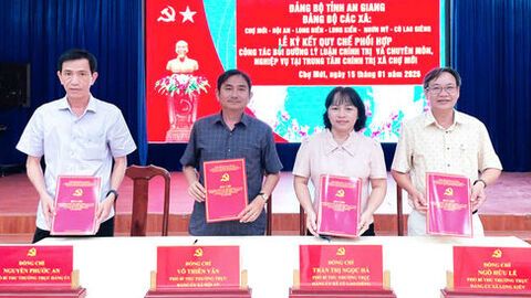 Đảng ủy 6 xã ký kết quy chế phối hợp bồi dưỡng lý luận chính trị và chuyên môn, nghiệp vụ