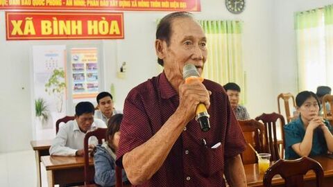 Phó Chủ tịch HĐND tỉnh An Giang Đinh Thị Việt Huỳnh tiếp xúc cử tri xã Bình Hòa