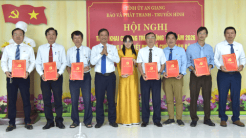 Khởi động AI, đổi mới kinh tế báo chí, nâng chất lượng thông tin 