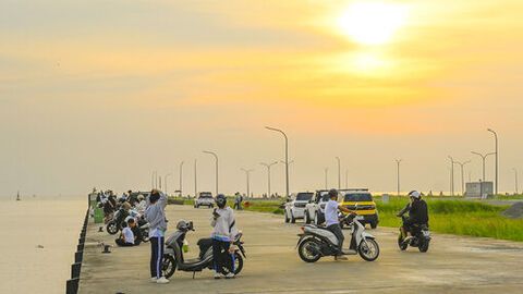 Giới trẻ check in cảng hành khách Rạch Giá