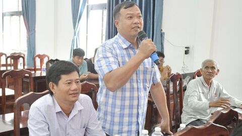 Ứng cử viên đại biểu Quốc hội khóa XVI tiếp xúc cử tri tại Ngọc Chúc