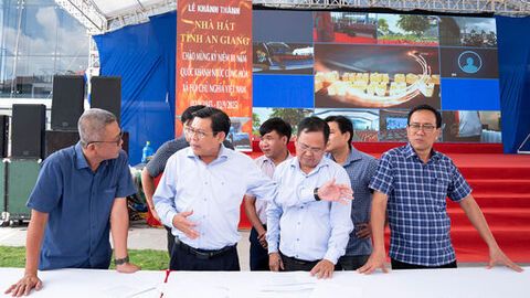 Phó Chủ tịch UBND tỉnh Ngô Công Thức kiểm tra công tác chuẩn bị lễ khánh thành công trình trọng điểm chào mừng Quốc khánh 2/9