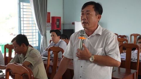 Cấp ủy, chính quyền xã Vĩnh Trạch đối thoại với người dân