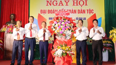 Phó Chủ tịch HĐND tỉnh Nghiêm Xuân Hưởng dự Ngày hội Đại đoàn kết toàn dân tộc tại thôn Huề Đông (xã Đại Lai)