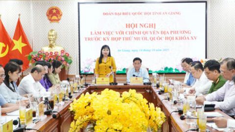 Đoàn Đại biểu Quốc hội tỉnh An Giang nghe UBND tỉnh báo cáo tình hình kinh tế - xã hội 