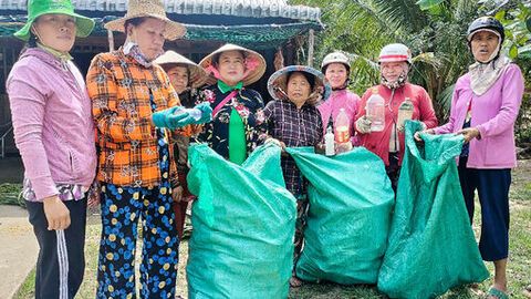 Học Bác từ những việc nhỏ