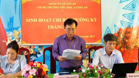 Trường tiểu học nâng chất sinh hoạt chi bộ