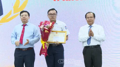 Tuyên dương 42 học sinh xuất sắc toàn tỉnh