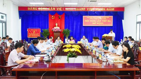 Ban Chấp hành Đảng bộ xã Châu Phú thông qua nhiều nội dung quan trọng