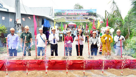 Xã Châu Phú khởi công xây dựng cầu Tú Anh