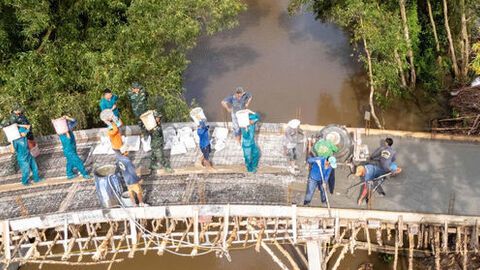 Nhịp cầu nghĩa tình trên kênh Tạo Nguồn