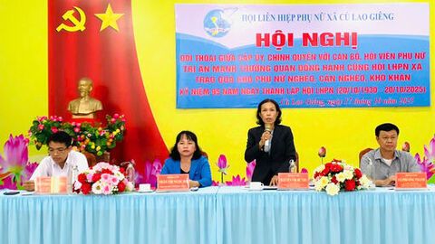 Đối thoại giữa cấp ủy Đảng, chính quyền với hội viên phụ nữ